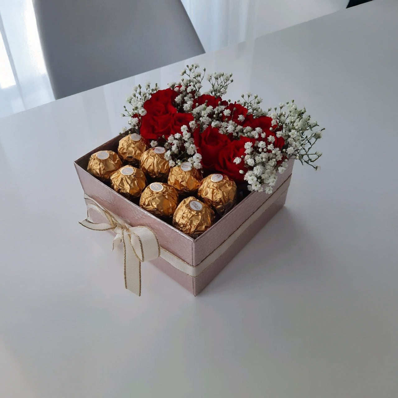 Ferrero Rocher 8 pieces with Roses