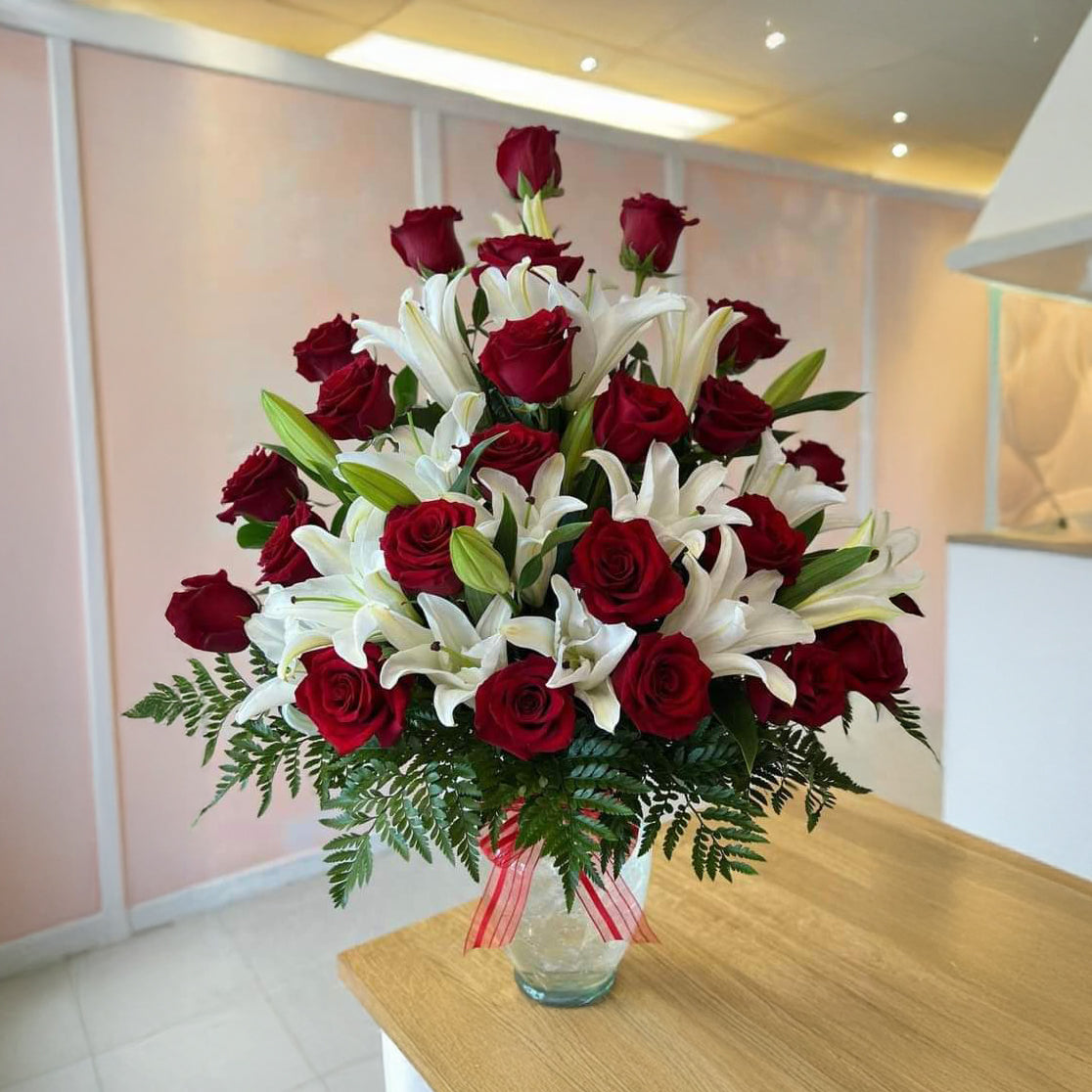 Rose Lillium Glass Vase